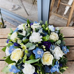 Blue and white posy
